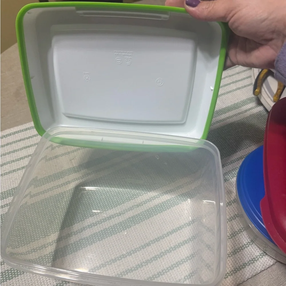 Assorted Food Storage Containers - Picture 9 of 13